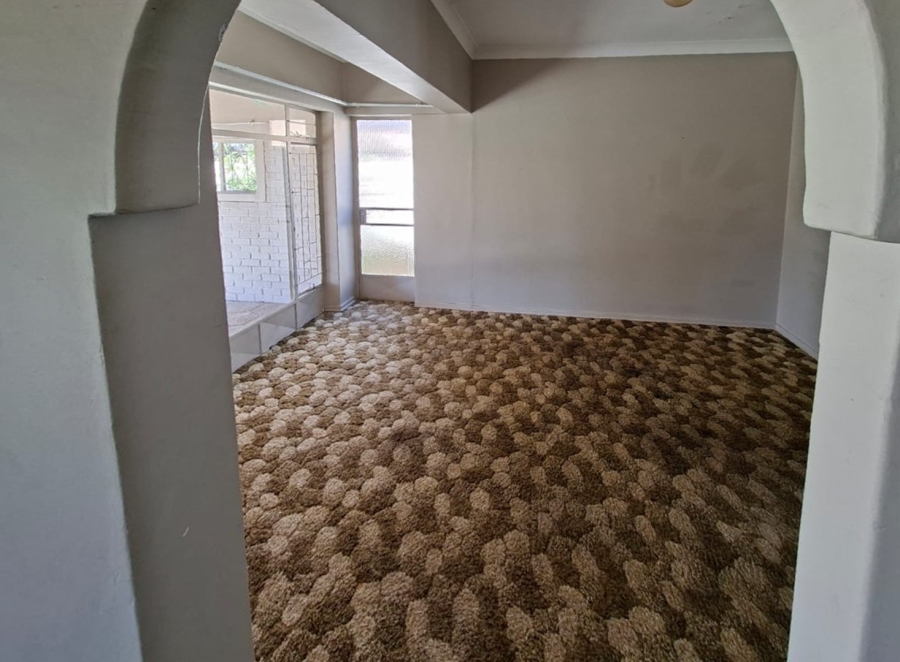 To Let 3 Bedroom Property for Rent in Songloed North West